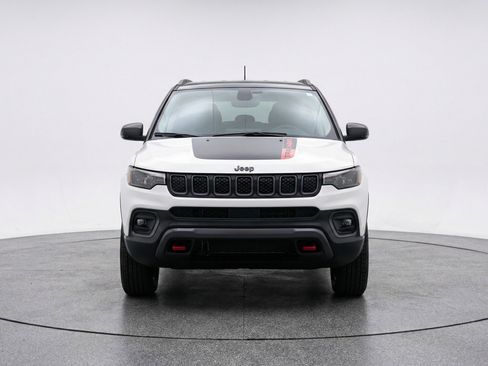 Used 2025 Jeep Compass Trailhawk w/ Trailer Tow Group image 2