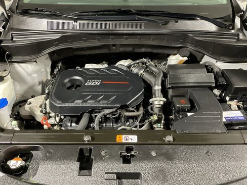 Used 2018 Hyundai Santa Fe Sport image 8