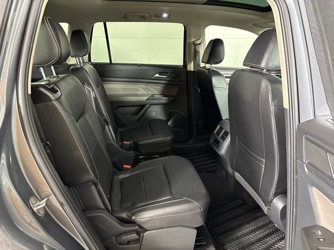 Used 2023 Volkswagen Atlas SE w/ Panoramic Sunroof Package FWD image 22