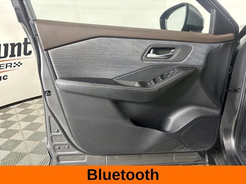 Used 2023 Nissan Rogue SV AWD/4WD image 10