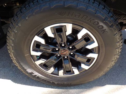 Used 2023 Nissan Frontier PRO-4X w/ Technology Package AWD/4WD image 25