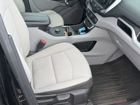 Used 2024 GMC Terrain SLE w/ Driver Convenience Package FWD image 11