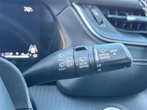 New 2025 Jeep Grand Cherokee Altitude image 10