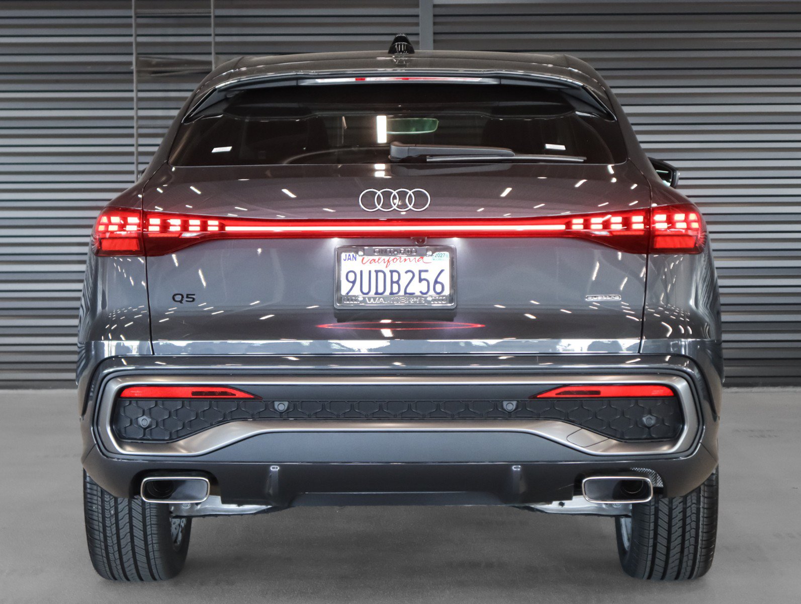 Used 2025 Audi Q5 Premium Plus w/ Premium Plus AWD/4WD image 15