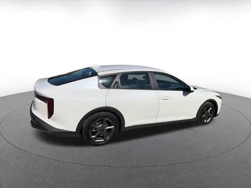 Used 2025 Kia K4 LXS image 14