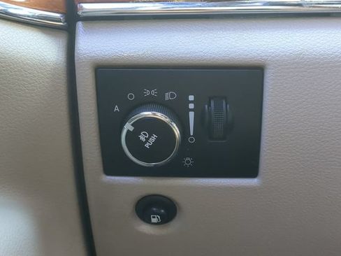 Used 2013 Jeep Grand Cherokee Overland RWD image 29