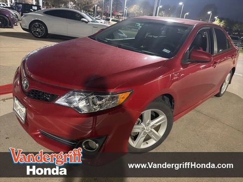 Used 2012 Toyota Camry SE image 1