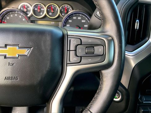 Used 2021 Chevrolet Silverado 1500 LT AWD/4WD image 25