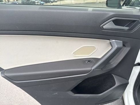 Used 2019 Volkswagen Tiguan SEL FWD image 22