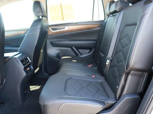 Used 2026 Volkswagen Atlas SE AWD/4WD image 13