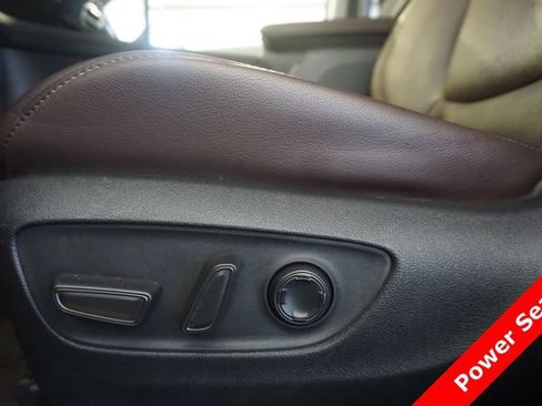 Used 2024 Toyota Sienna Platinum AWD/4WD image 7