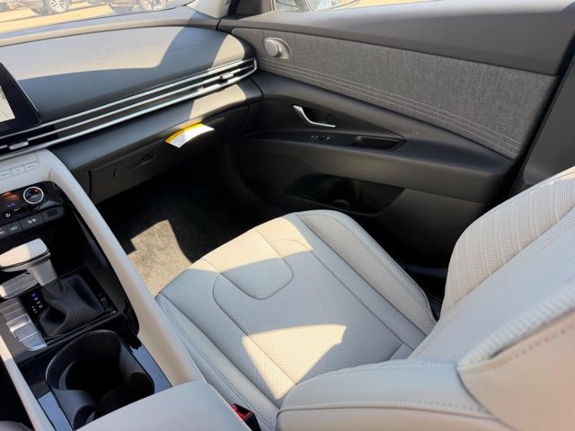 New 2026 Hyundai Elantra Limited FWD image 16