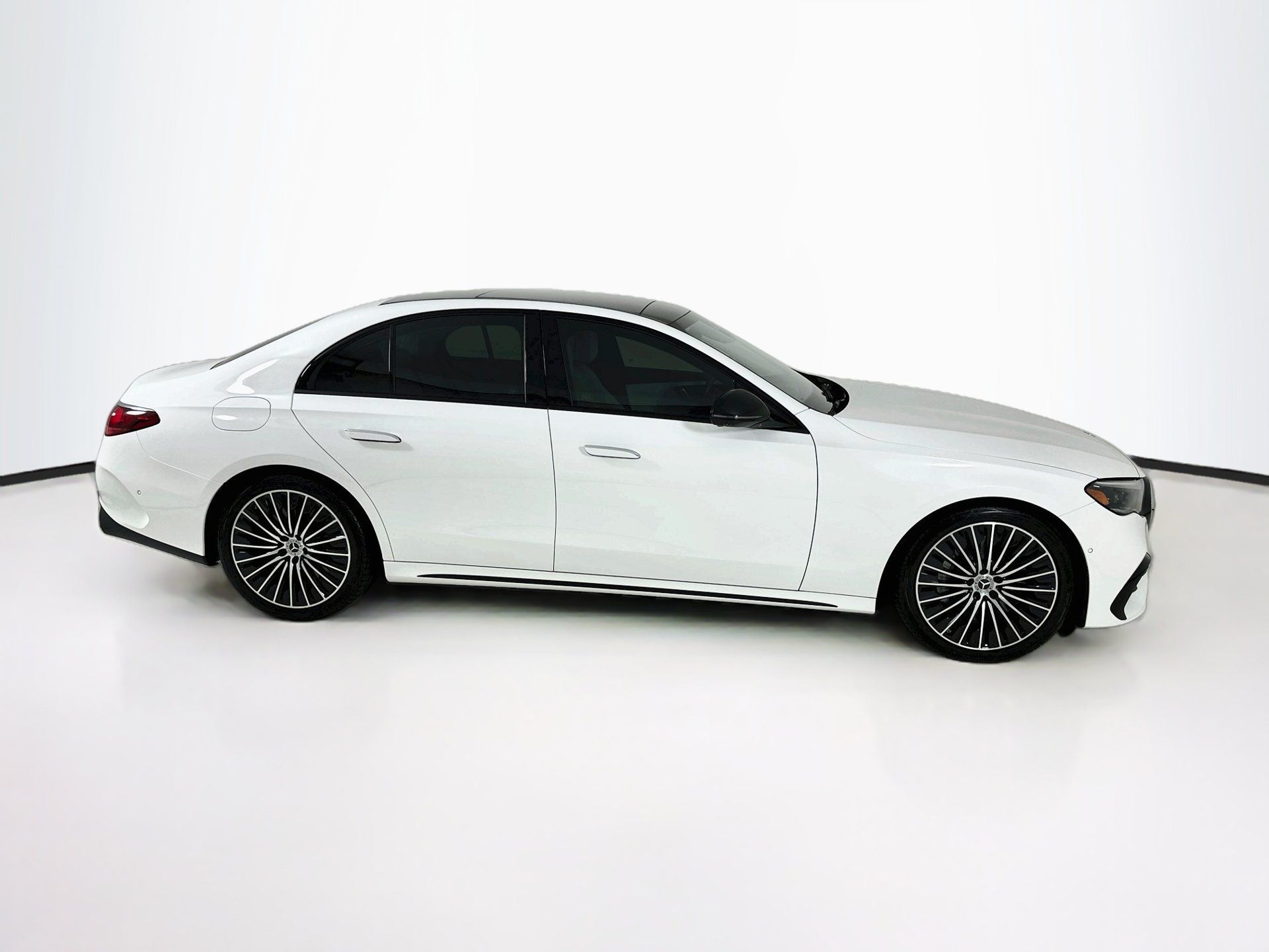 Used 2025 Mercedes-Benz E 450 4MATIC Sedan image 9