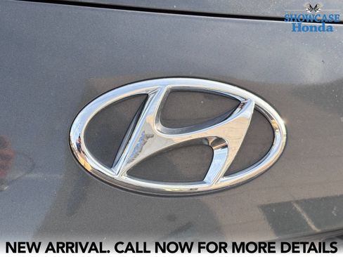 Used 2023 Hyundai Kona Limited FWD image 8