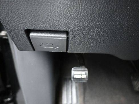 Used 2021 Nissan Titan PRO-4X w/ Off Road Protection Package image 28