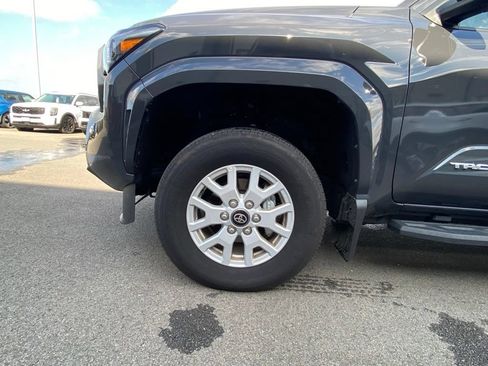 Used 2025 Toyota Tacoma SR5 AWD/4WD image 31
