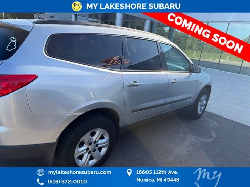 Used 2010 Chevrolet Traverse LS FWD image 8