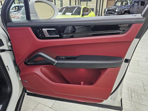 Used 2020 Porsche Cayenne E-Hybrid image 43