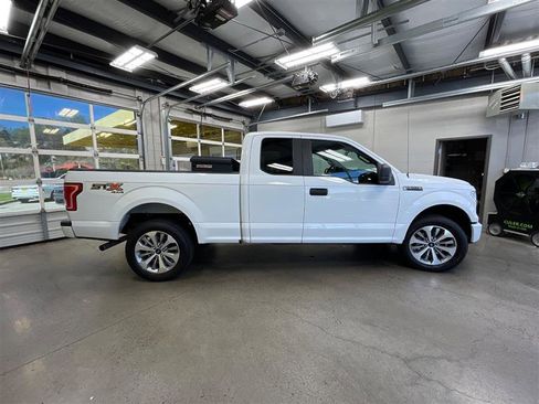 Used 2017 Ford F150 XL w/ Equipment Group 101A Mid image 6