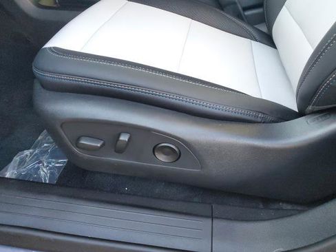 New 2026 Chevrolet Equinox EV LT image 9