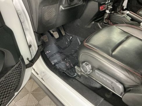 Used 2021 Jeep Wrangler Rubicon AWD/4WD image 16
