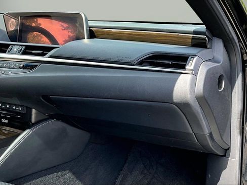 Used 2019 Lexus ES 300h w/ Accessory Package 2 FWD image 21
