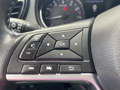 Used 2022 Nissan Rogue Sport SV image 21