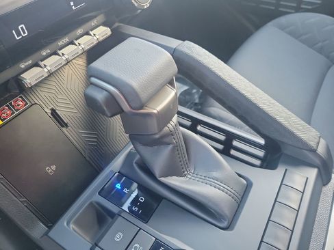 Certified 2025 Toyota Tacoma SR5 image 27