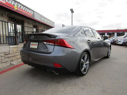 Used 2017 Lexus IS 200t image 4