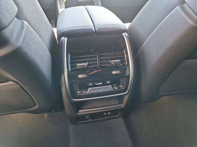 Used 2026 BMW X5 xDrive40i w/ M Sport Package AWD/4WD image 18