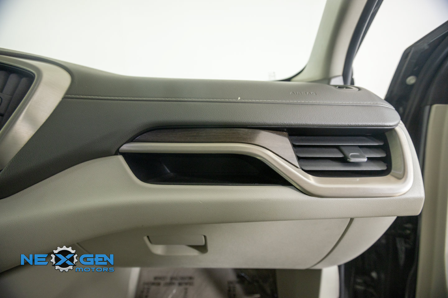 Used 2018 GMC Terrain Denali w/ Advanced Safety Package FWD image 9