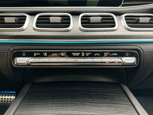 Used 2023 Mercedes-Benz GLS 450 4MATIC image 14