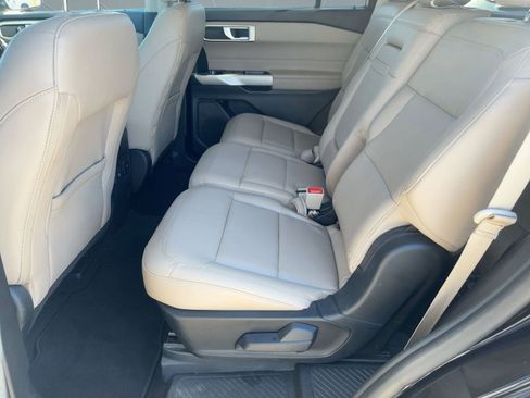 Used 2023 Ford Explorer XLT w/ Equipment Group 202A image 15