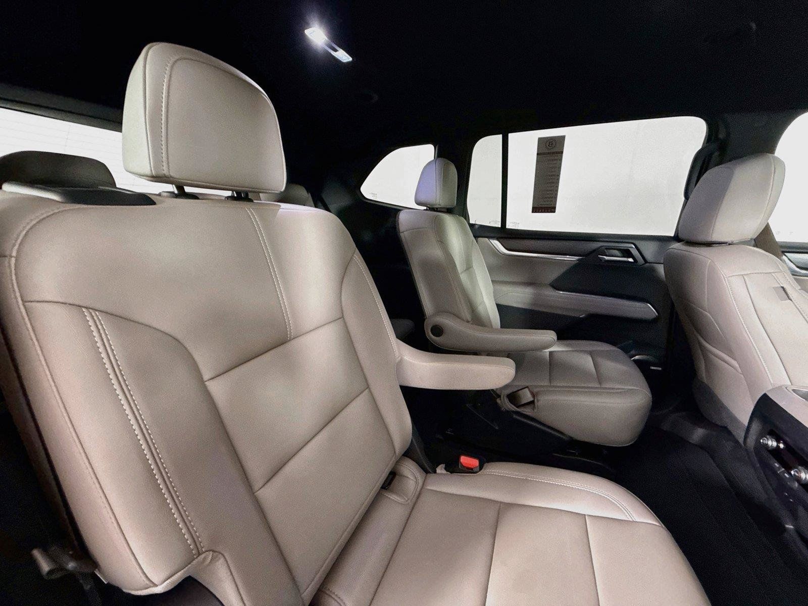 Used 2024 GMC Acadia Elevation AWD/4WD image 40