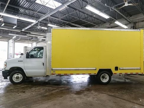Used 2023 Ford E-350 and Econoline 350 Super Duty w/ Driver's Safety Package RWD image 6