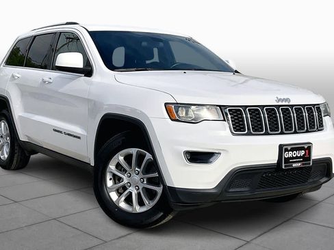 Used 2021 Jeep Grand Cherokee Laredo image 3