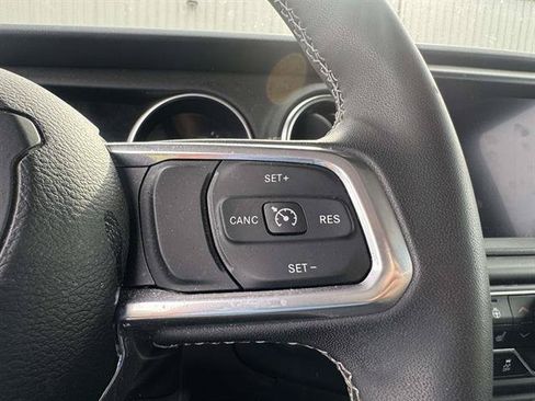 Used 2023 Jeep Wrangler Unlimited Sahara w/ Cold Weather Group AWD/4WD image 10