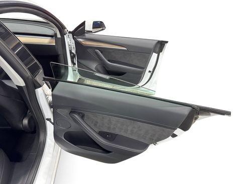 Certified 2023 Tesla Model 3 Standard Range RWD image 12