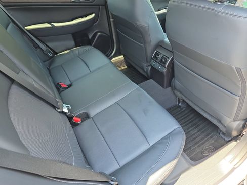 Used 2017 Subaru Outback 2.5i Limited AWD/4WD image 11