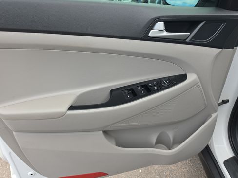 Used 2021 Hyundai Tucson SE w/ Cargo Package FWD image 16