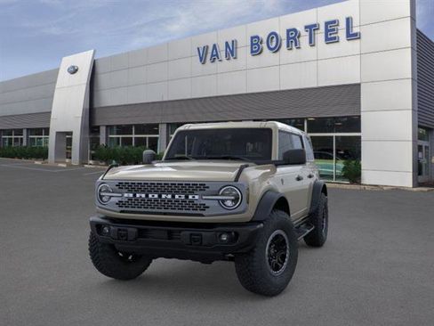 New 2025 Ford Bronco Badlands w/ Sasquatch Package image 2