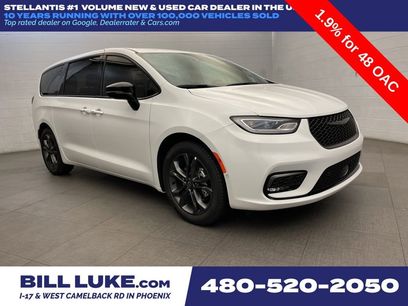 New 2026 Chrysler Pacifica Select