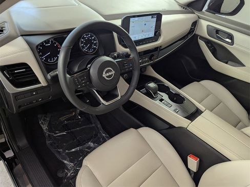 Used 2023 Nissan Rogue SL w/ SL Premium Package image 10