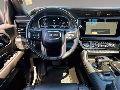 Used 2022 GMC Sierra 1500 AT4 w/ AT4 Premium Package AWD/4WD image 5