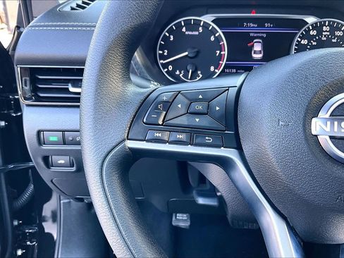 Certified 2025 Nissan Sentra SV FWD image 23