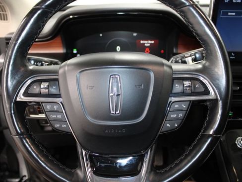 Used 2022 Lincoln Nautilus Reserve AWD/4WD image 36