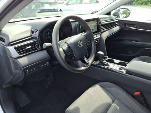 Used 2025 Toyota Camry LE w/ Convenience Package FWD image 16