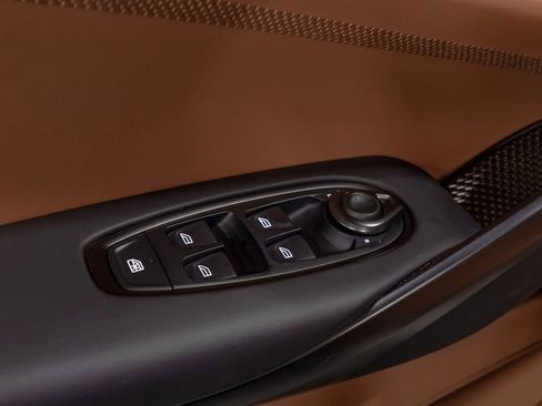 Used 2025 Aston Martin DBX 707 image 40