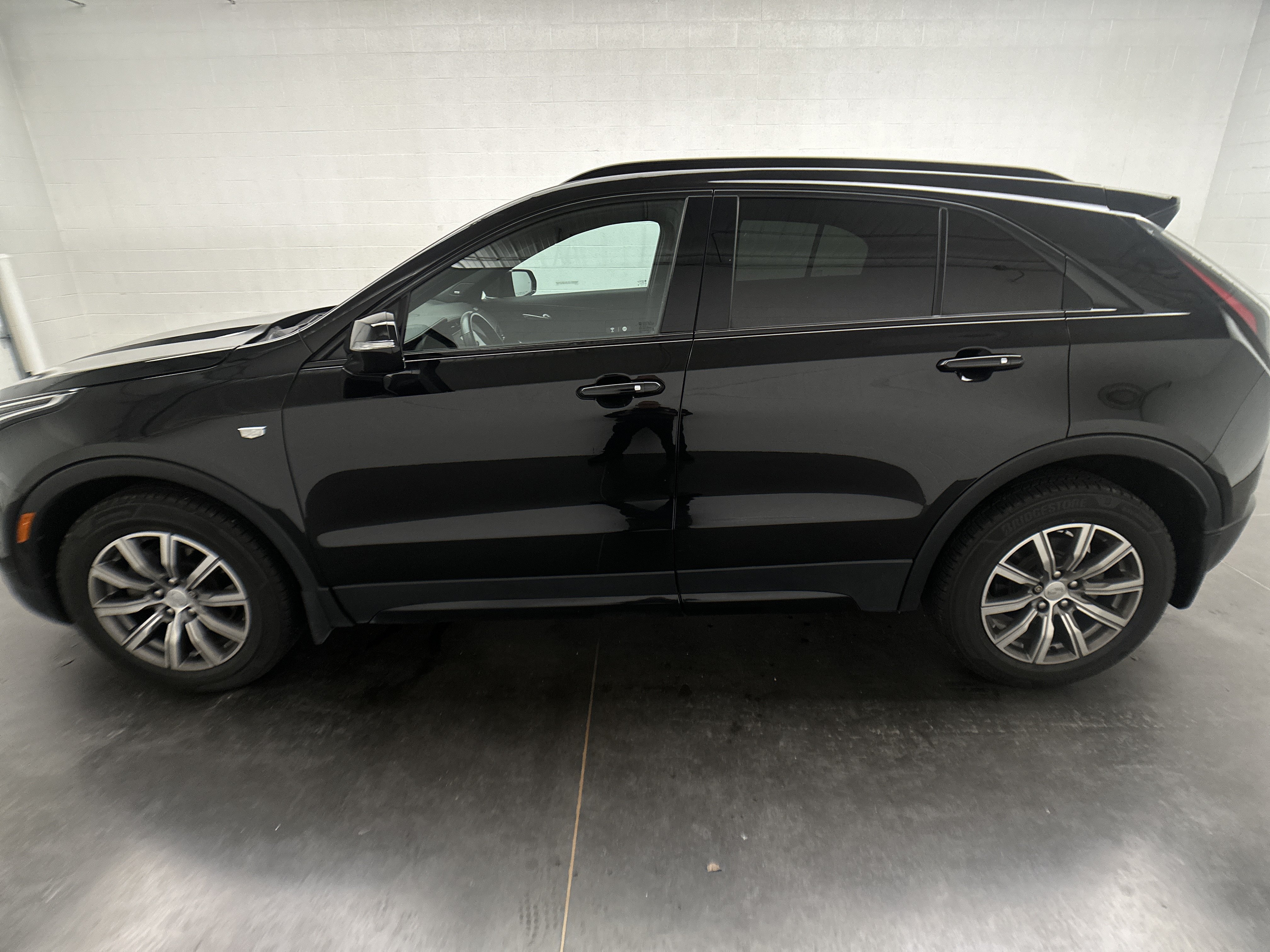Used 2023 Cadillac XT4 Sport w/ Sun And Sound Package AWD/4WD image 7