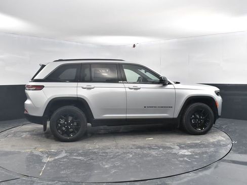 New 2026 Jeep Grand Cherokee Altitude AWD/4WD image 11